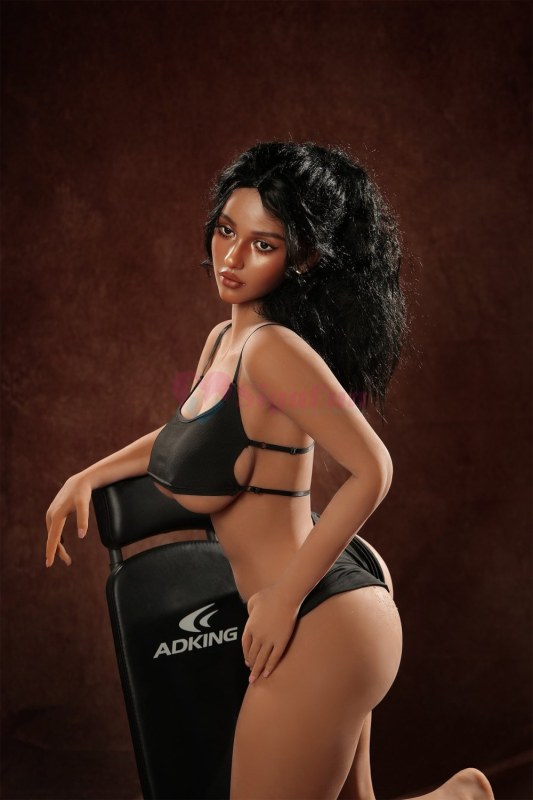 Cecily, love doll hybride Sigafun 159 cm tan en stock | sexdoll.fr