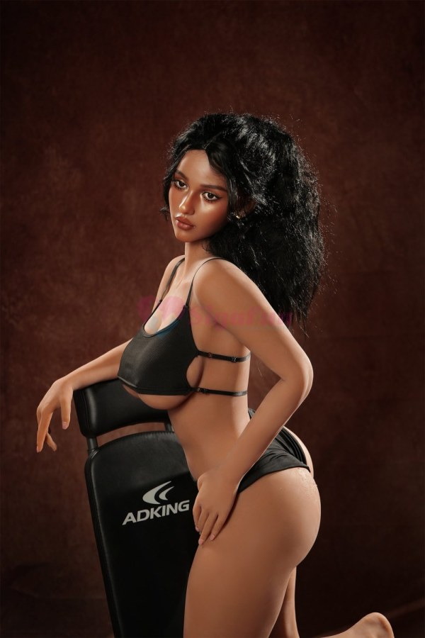 Cecily, love doll hybride Sigafun 159 cm tan en stock | sexdoll.fr